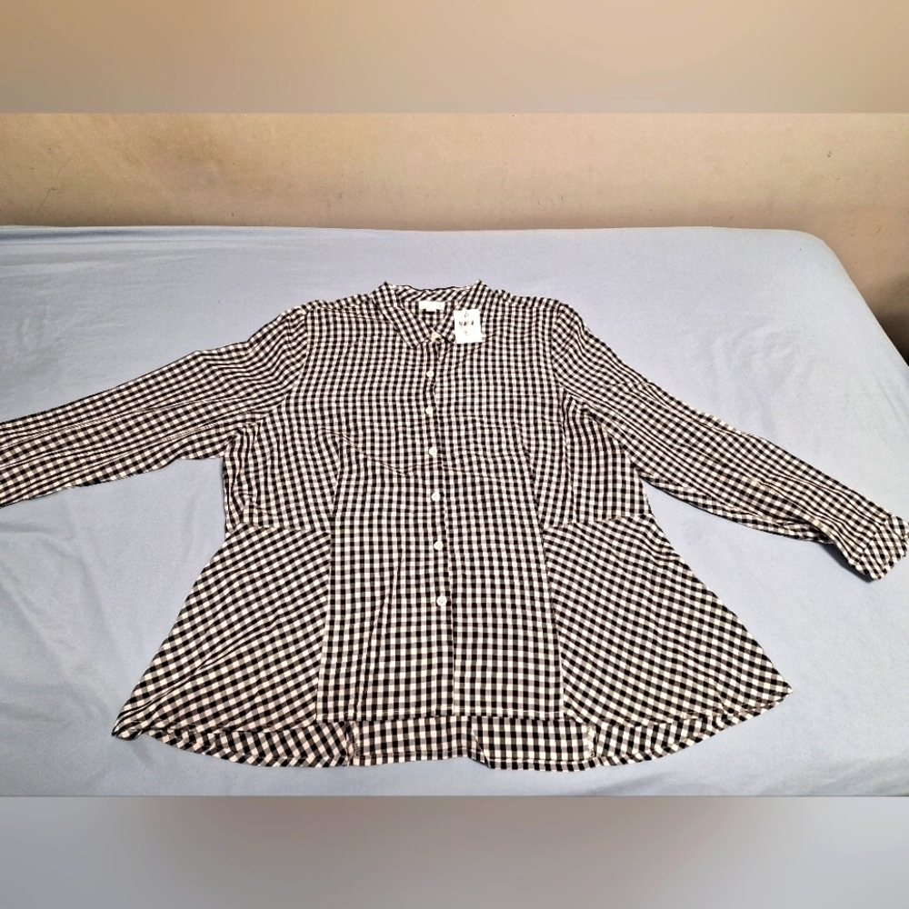 A J.Jill long sleeve casual button-down black cream buffalo check top in an XLP.